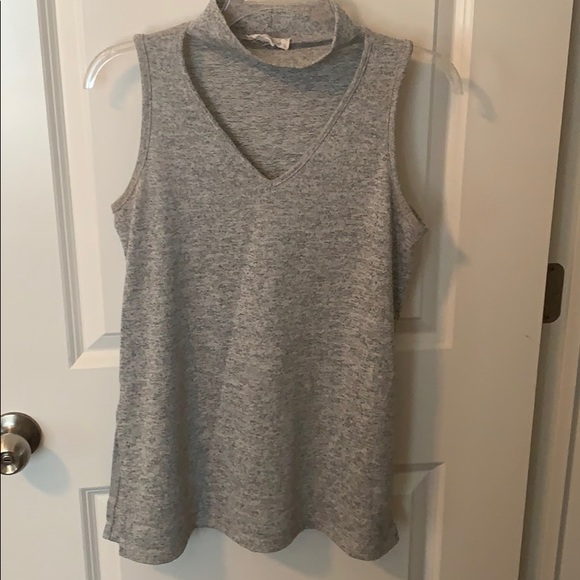 Gray tank top - Picture 1 of 3